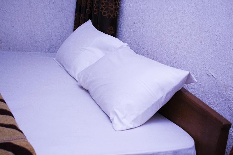 לגוס Day By Day Hotel מראה חיצוני תמונה
