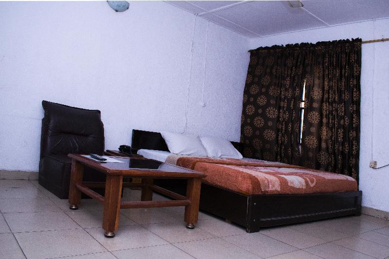 לגוס Day By Day Hotel מראה חיצוני תמונה